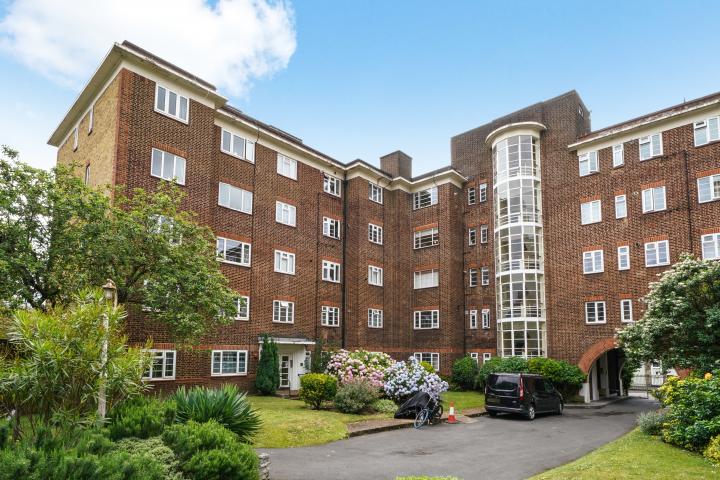 			2 Bedroom, 1 bath, 1 reception Flat			 West End Lane, West Hampstead